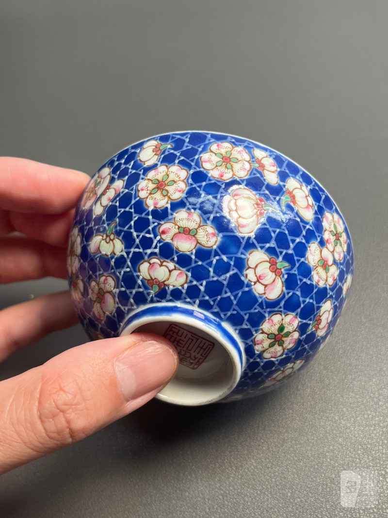 清道光  蓝料地珐琅彩冰梅纹茶圆（一对） - 图18